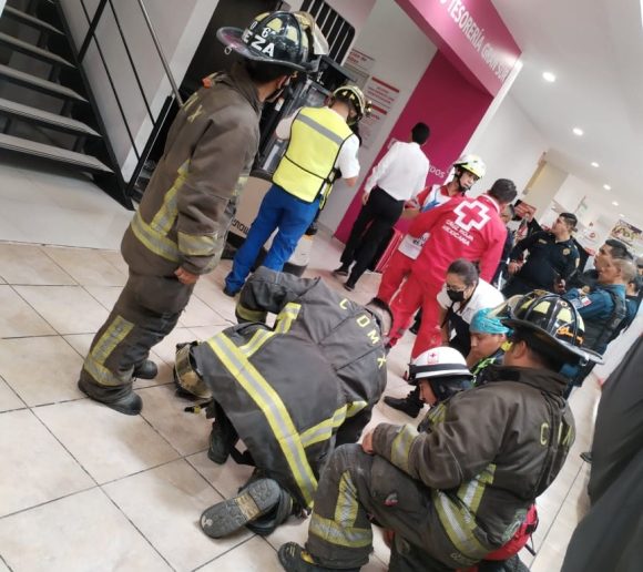 Se desploma elevador en centro comercial Gran Sur; hay una persona muerta