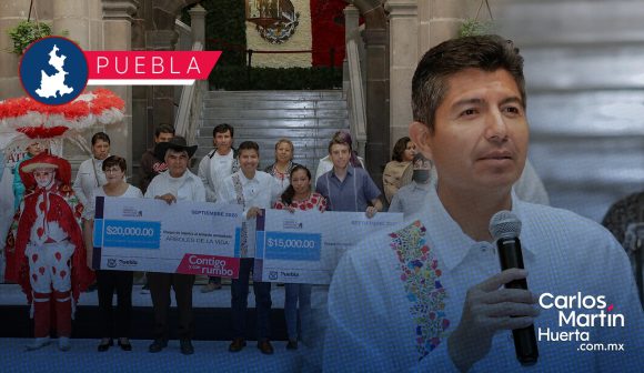 Entrega apoyos Ayuntamiento de Puebla a proyectos de la comunidad indígena