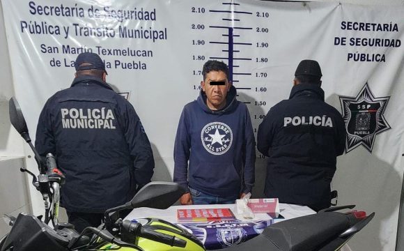 Con presunta droga y cartuchos de armas, detienen a sujeto en Texmelucan