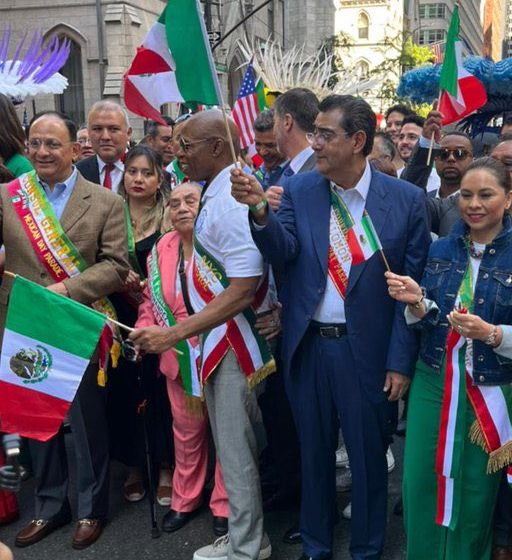 Sergio Salomón participa en desfile de la Independencia en Nueva York