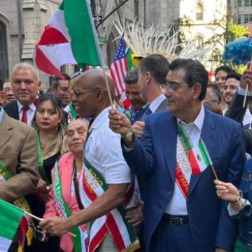 Sergio Salomón participa en desfile de la Independencia en Nueva York
