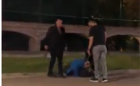 Cadeneros de un antro en San Andrés Cholula dan golpiza a un cliente