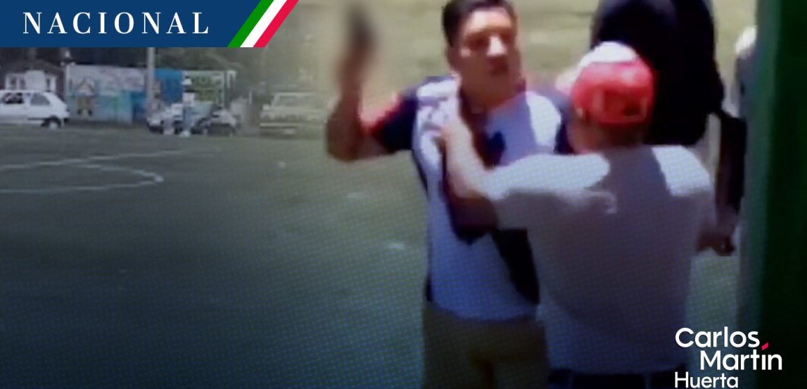 (VIDEO) Hombre amenaza con arma durante partido de futbol amateur en Toluca