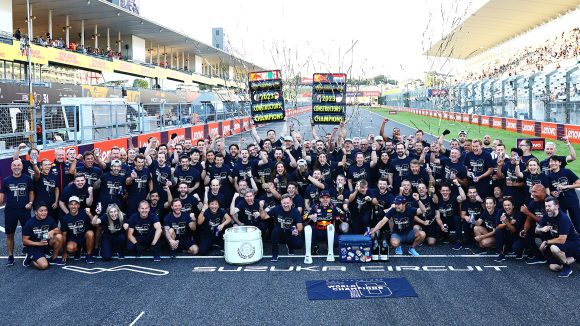 Red Bull - Constructores Con triunfo de Verstappen en el GP de Japón, Red Bull es bicampeón de constructores