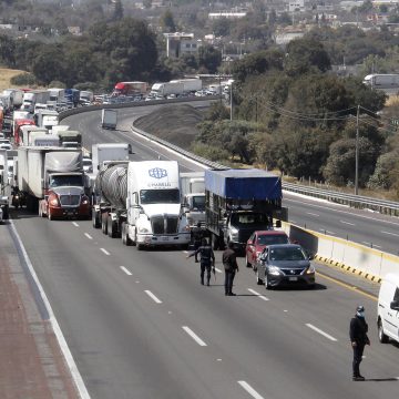 Pobladores de Tlahuapan otra vez bloquean la autopista México-Puebla
