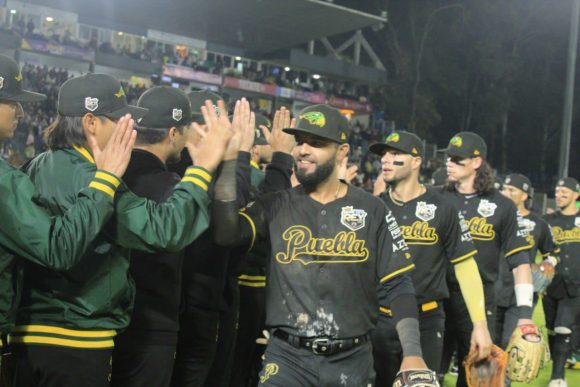Pericos de Puebla ganan en el tercer juego de la Serie del Rey