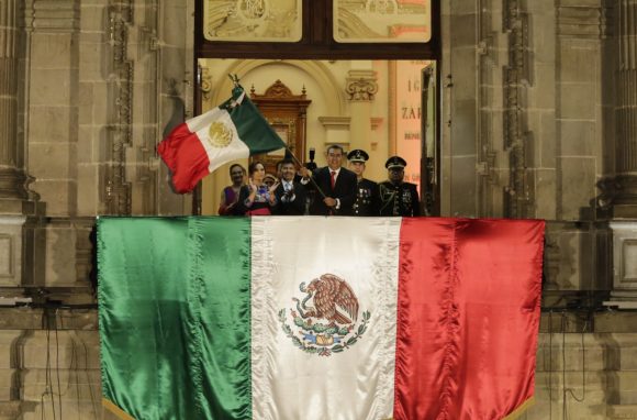 gober2 “¡Viva una Puebla unida y sin distinciones!” arenga de Céspedes Peregrina durante el Grito de Independencia
