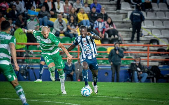 Pachuca superó a Santos en trepidante cierre de la jornada 8