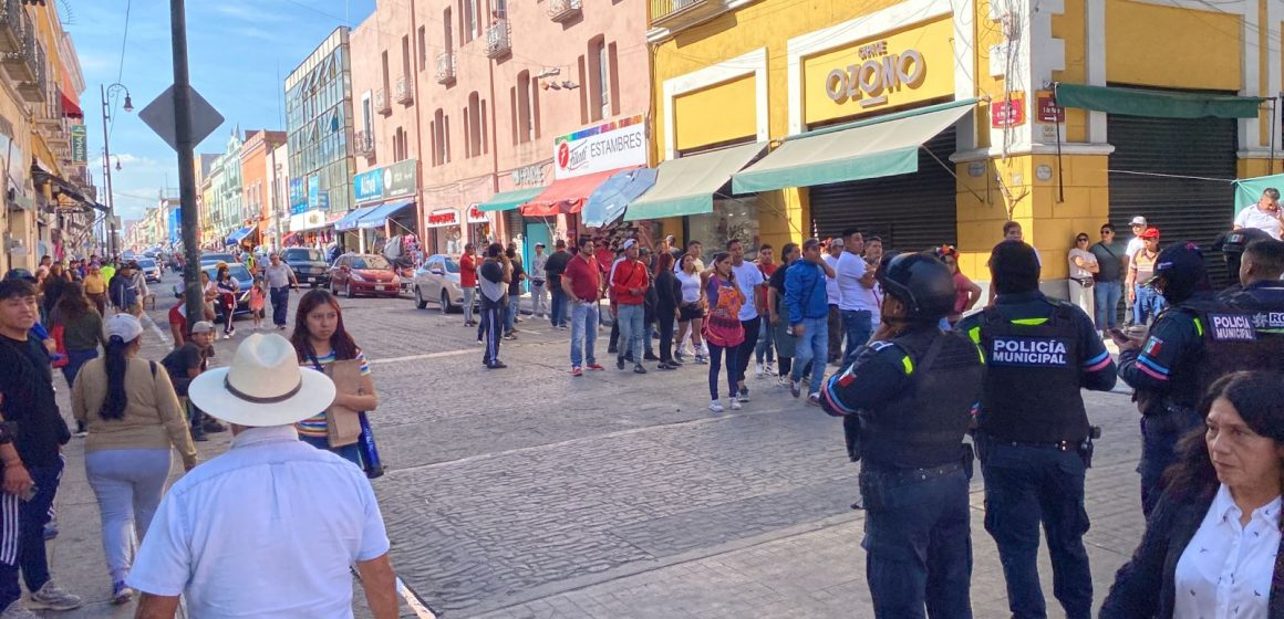Zafarrancho entre ambulantes, policías e inspectores del Ayuntamiento de Puebla