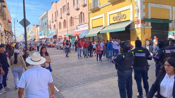 1 Zafarrancho entre ambulantes, policías e inspectores del Ayuntamiento de Puebla