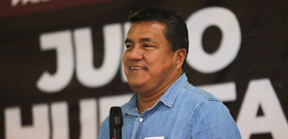 Impulsar a los universitarios es promover el desarrollo de Puebla: Julio Huerta