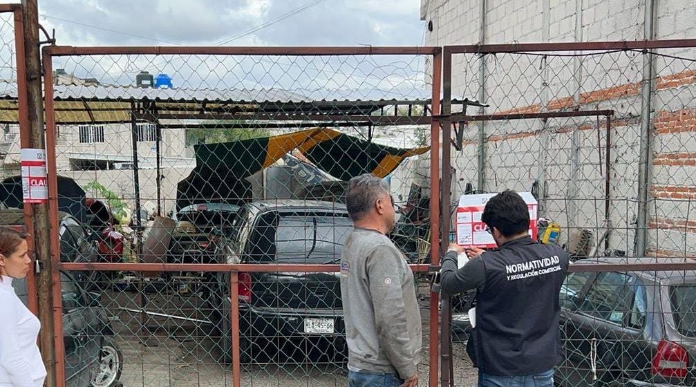 Clausuran cinco talleres mecánicos el municipio de Puebla