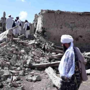 Sismo en Afganistán deja más de 2 mil muertes