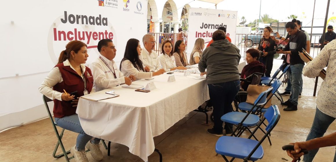 Voluntariado del Congreso participa en la “Jornada Incluyente de Atención Ciudadana” en Acatlán de Osorio
