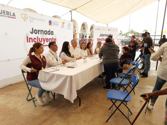Voluntariado del Congreso participa en la “Jornada Incluyente de Atención Ciudadana” en Acatlán de Osorio