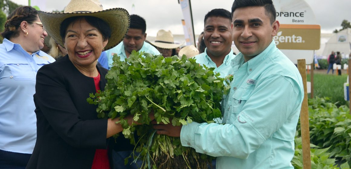 Inaugura la Rectora Lilia Cedillo  la 15 Expo Hortícola Puebla BUAP 2023