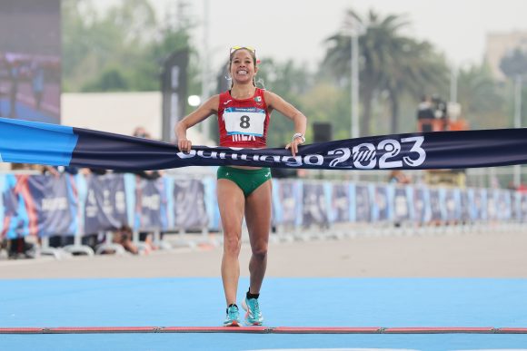 Citlali Moscote gana medalla de oro en maratón de Juegos Panamericanos    