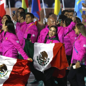 México desfila en la inauguración de los Juegos Panamericanos Santiago 2023