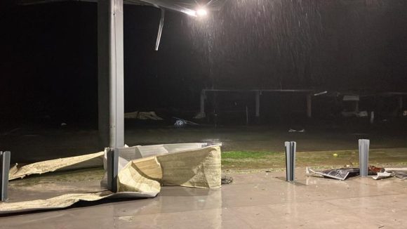 FOTO_3 Por afectaciones del Huracán Otis Aeropuerto de Acapulco suspende operaciones hasta nuevo aviso