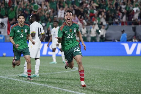 Hirving Chucky Lozano - México México vence a Ghana en amistoso
