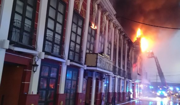 Incendio en discoteca en Murcia, España, deja 13 muertos