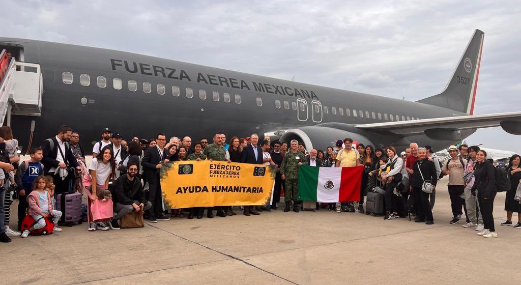 Llegan mexicanos a Madrid mediante puente aéreo desde Tel Aviv