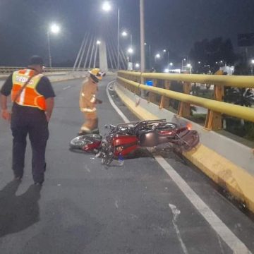 Muere pareja de motociclistas al derrapar en San Andrés Cholula
