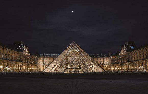 Francia en alerta ante temor de atentado; desalojan museo de Louvre