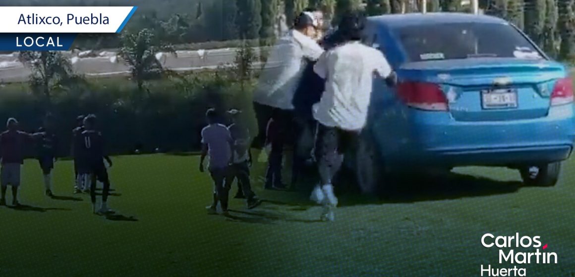 Tras riña, sujeto intenta arrollar a jugadores en partido de fútbol en Atlixco