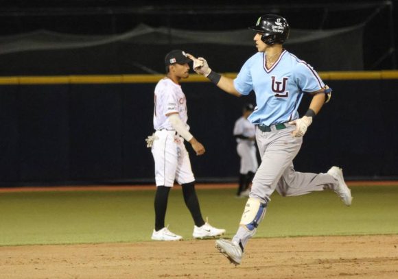 El combinado de los Pericos de Puebla apalea a Guerreros para empatar la serie