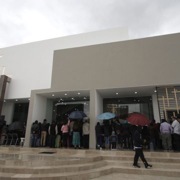 Ayuntamiento de Puebla permitirá comercio por celebración a Santa Teresita 