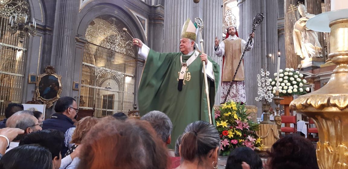 El arzobispo de Puebla llamó a los fieles católicos a orar por la paz del mundo