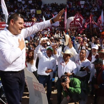 Armenta reúne a 25 mil personas en la Fiesta Democrática de agradecimiento