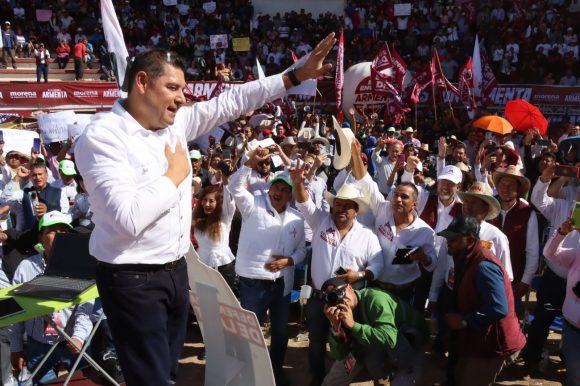 Armenta reúne a 25 mil personas en la Fiesta Democrática de agradecimiento