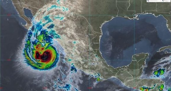 “Hasta ahora hay saldo blanco en Baja California Sur por el huracán Norma”: AMLO