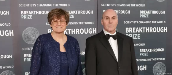 Premio Nobel de Medicina a los 2 “padres” de la vacuna Covid