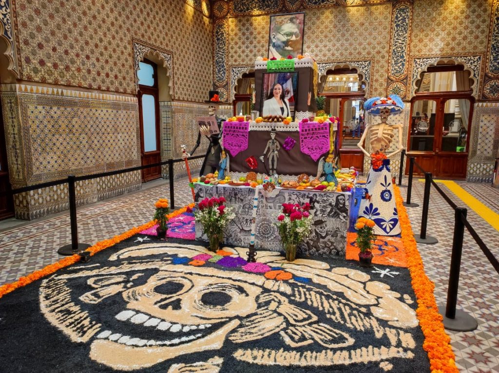 ofrenda en el Congreso de Puebla