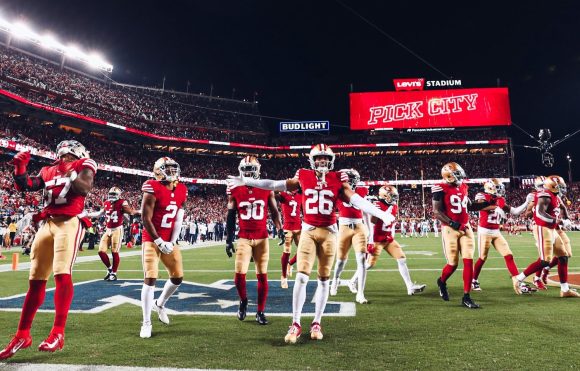 Los 49ers de San Francisco aplastaron a los Vaqueros y mantienen el invicto en la campaña