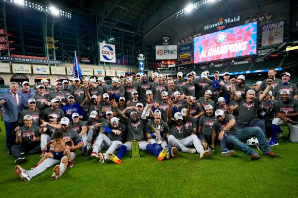 Los Rangers apalearon a los Astros y toman el boleto a la Serie Mundial