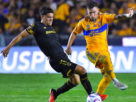 toltig El Toluca rescató un punto ante los Tigres, en el Volcán