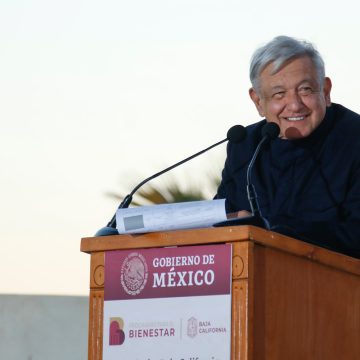 Anuncia AMLO iniciativa para mantener reducción en IVA e ISR al 50% en las fronteras