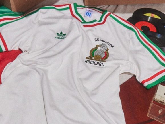 Selección Mexicana lanza jersey retro