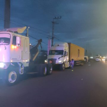 Localizan sin vida a chófer de tráiler que contaba con reporte de robo sobre Periférico