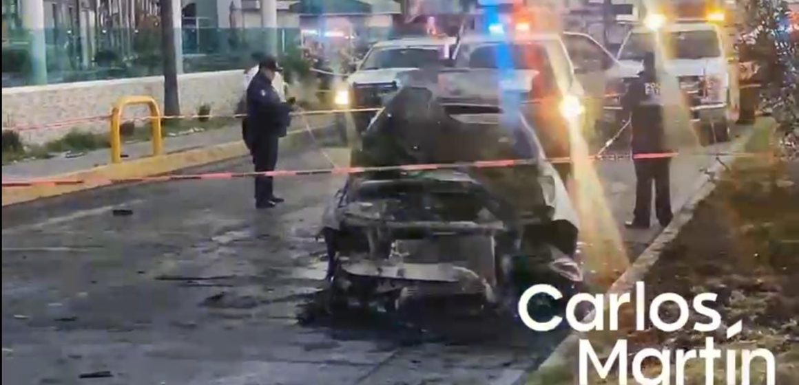 (VIDEO) Mueren tres jóvenes calcinados tras choque en Vía Atlixcáyotl