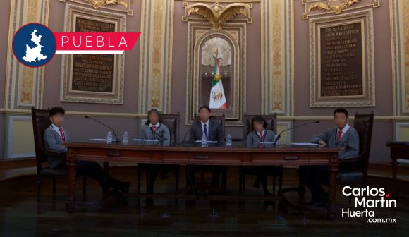 Asisten jóvenes de San Nicolás de los Ranchos al Congreso del Estado para ser “Diputados por un Día”