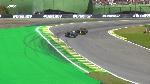 Checo Pérez cerca del podio por milésimas en el GP de Brasil  