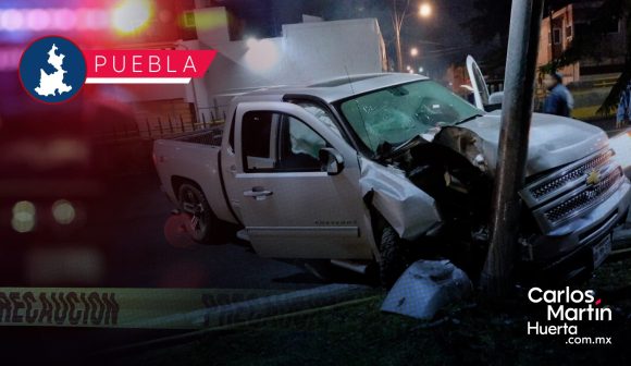 Portada Choca camioneta contra poste de luz en la 74 Poniente CMH Choca camioneta contra poste de luz en la 74 Poniente