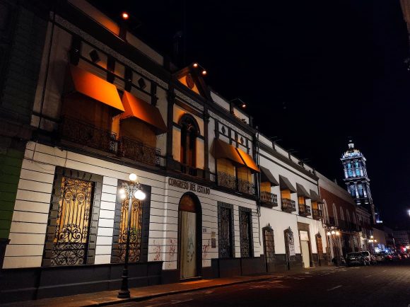 Congreso del Estado se ilumina de naranja por el Día Internacional de la Eliminación de la Violencia contra las Mujeres