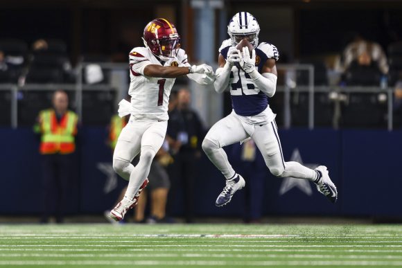 Los Vaqueros arrollan a los Commanders y celebran el Día de Acción de Gracias