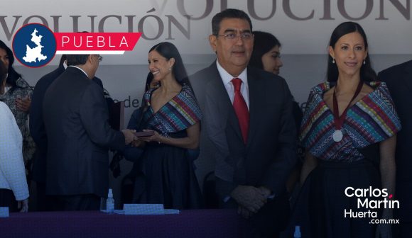 Entregan medalla “Carmen Serdán” a la bailarina Elisa Carrillo en Puebla